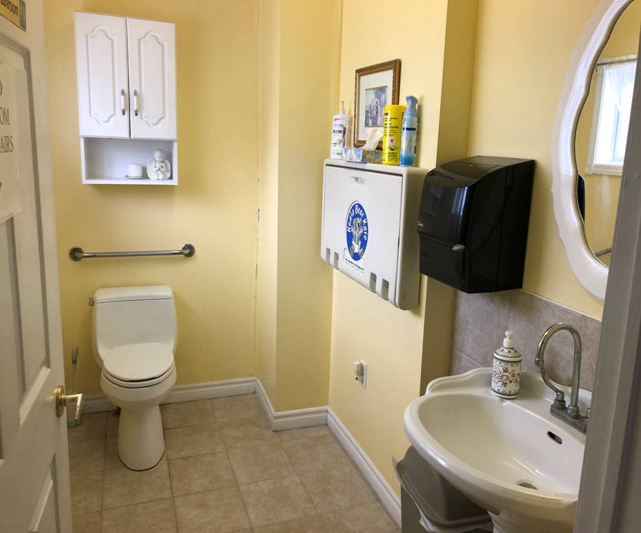 BAthroom 1.jpg